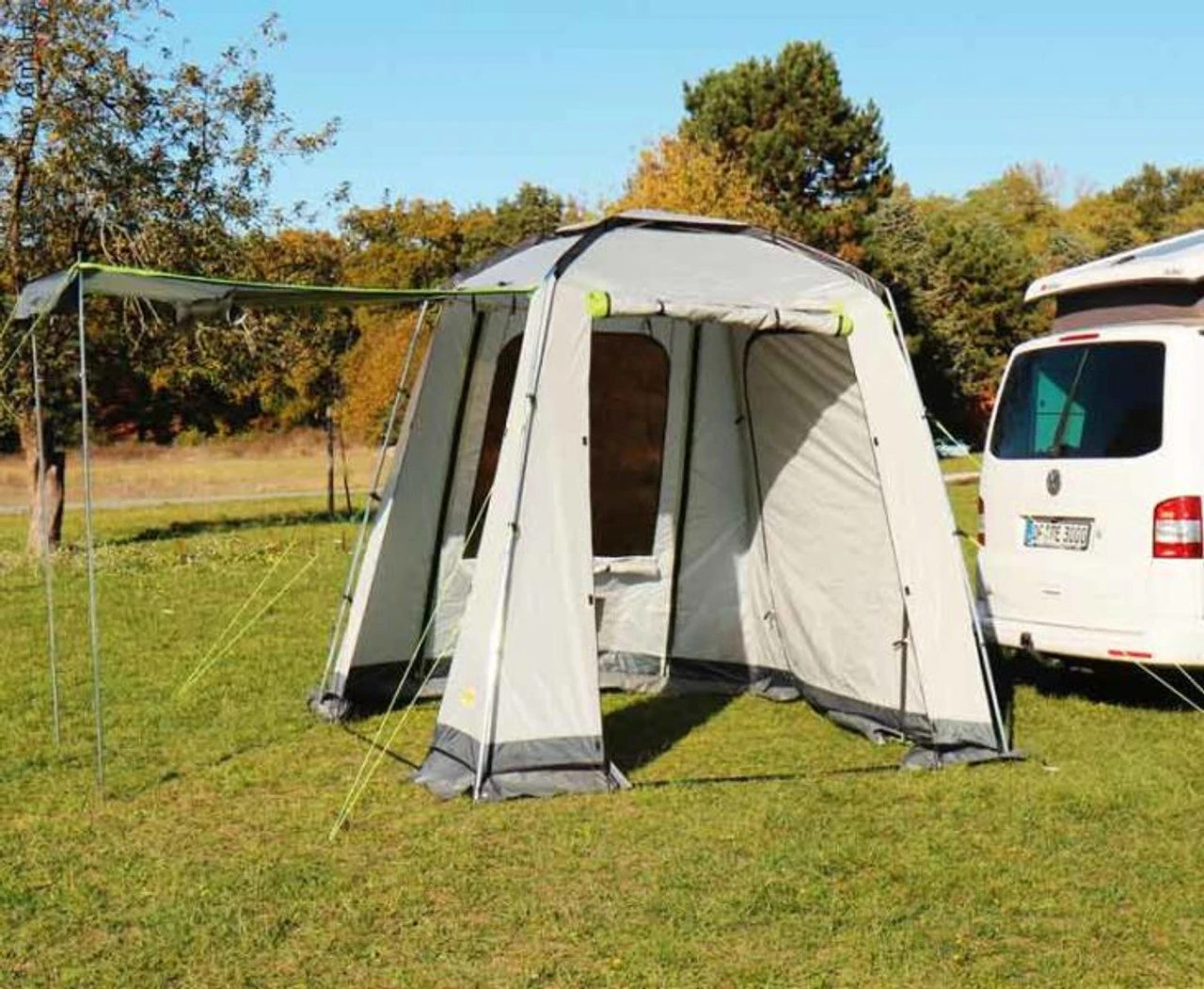 REIMO Uni Van Universal Rear Awning For Campervan 2 REIMO Uni Van Universal Rear Awning For Campervan - Image 2