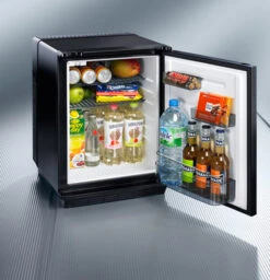 Dometic Silencio DS400 Silent Mini Bar Fridge -Jacksons Leisure Supplies ds400 b open 62275.1515167666