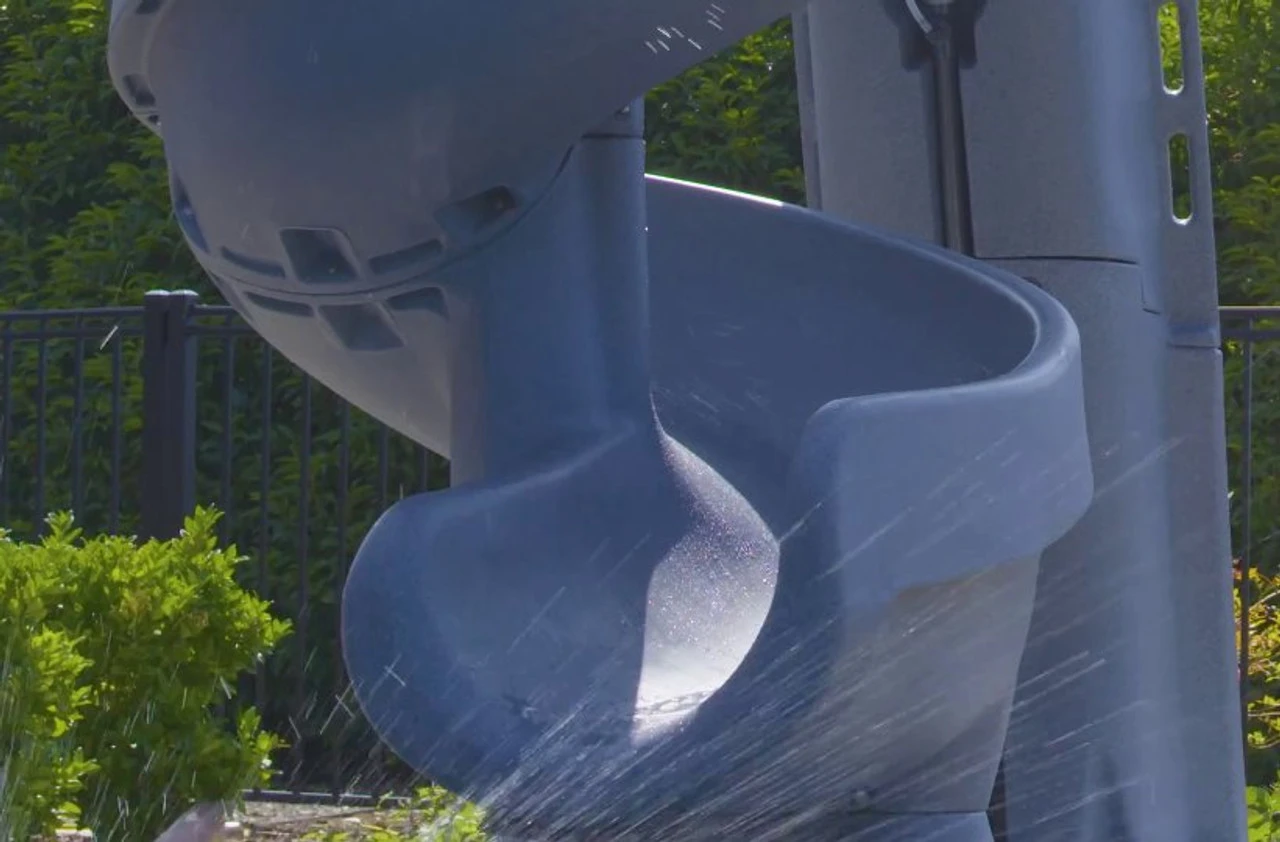 SR Smith Helix 2 Swimming Pool Slide 360 Degree Flume 6 SR Smith Helix 2 Swimming Pool Slide 360 Degree Flume - Image 6