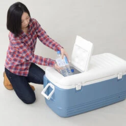 Igloo MaxCold 100 Quart Camping Cool Box -Jacksons Leisure Supplies igloo 100 1 07750.1400589421