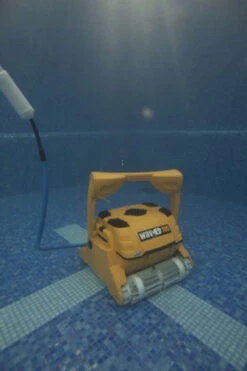 Dolphin Wave 100 Commercial Automatic Electronic Swimming Pool Cleaner -Jacksons Leisure Supplies phoca thumb l IMG 2951 51759.1474621498