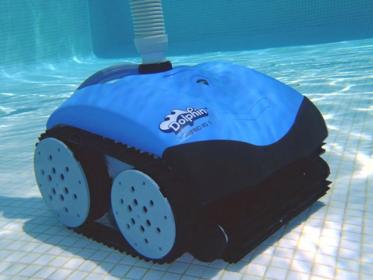 Dolphin Hybrid RS1 Swimming Pool Cleaning Robot 3 Dolphin Hybrid RS1 Swimming Pool Cleaning Robot - Image 3